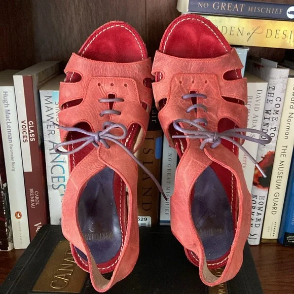 John Fluevog Shoes Low Rule Joni Sandal in Red with Purple Laces Women's Size 7 - Picture 7 of 14